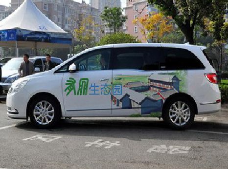 平湖户外车贴喷绘如何保持效果?